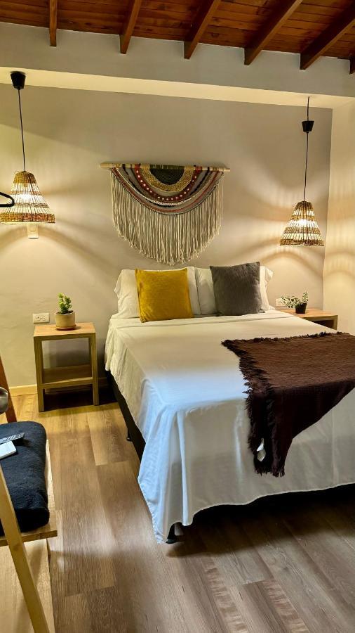 Luum Casa Hotel Manila メデジン エクステリア 写真